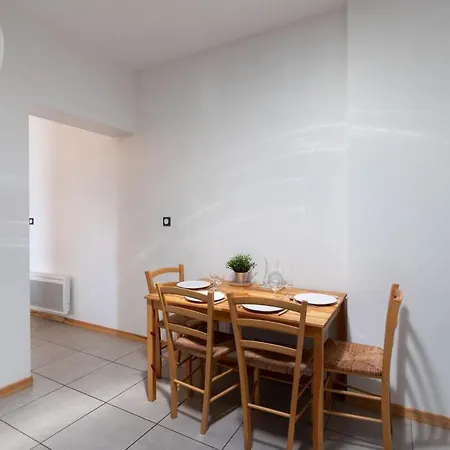 Apartment Le Bachut - Proche Perouges